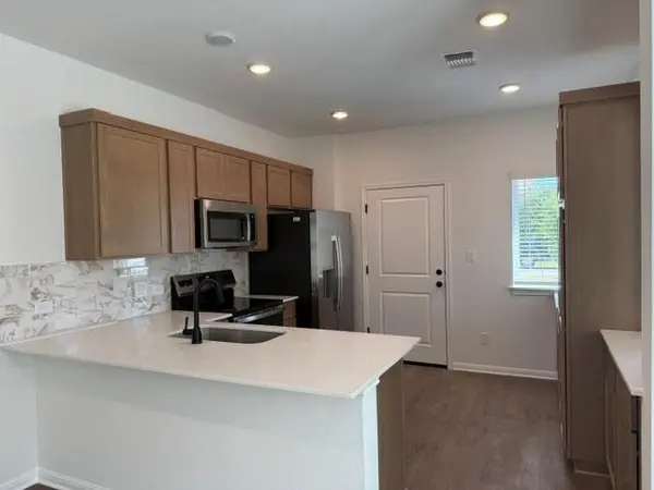 500 Gene Ray Ave, Bertram, TX 78605
