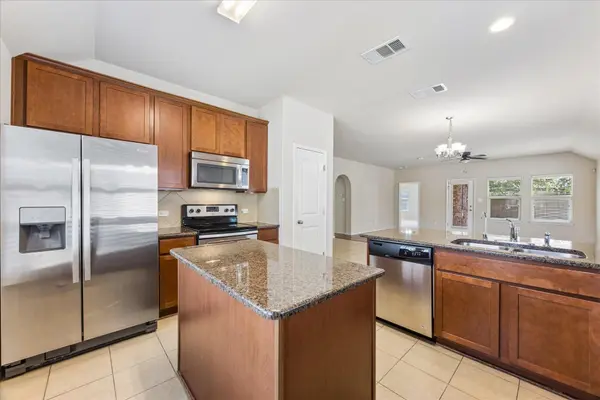 520 S Brook DR, Leander, TX 78641