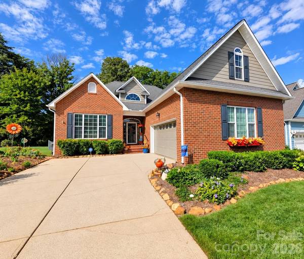 103 Henrys Glen DR, Morganton, NC 28655