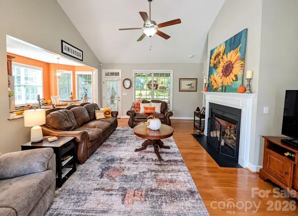 103 Henrys Glen DR, Morganton, NC 28655