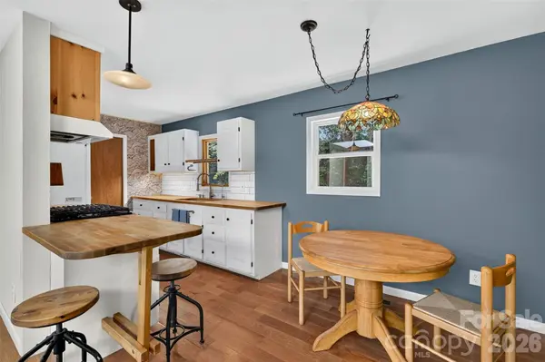 9 Good Neighbor RDG, Weaverville, NC 28787