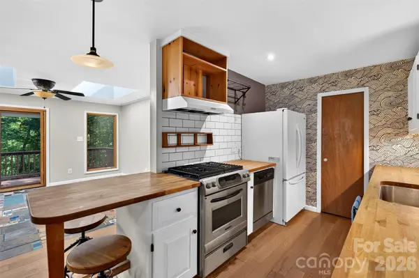 9 Good Neighbor RDG, Weaverville, NC 28787