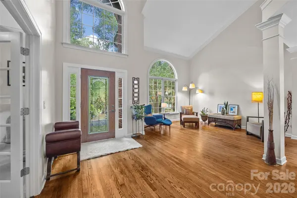 919 Thorn Ridge LN, Lake Wylie, SC 29710