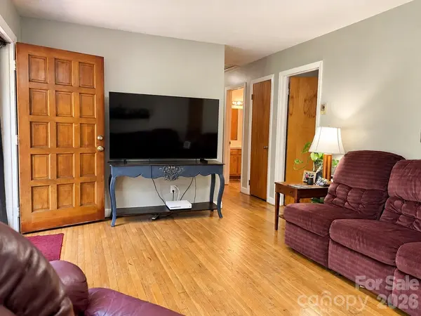 1270 Amherst RD, Morganton, NC 28655