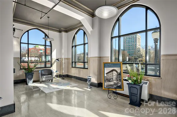 22 S Pack SQ #PENT, Asheville, NC 28801