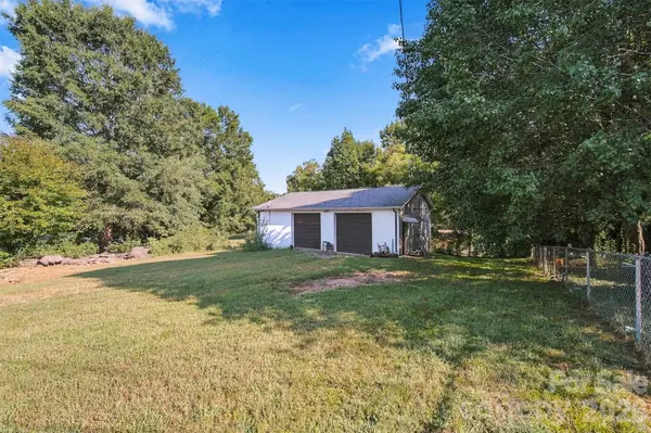 17-G Lake ST, Granite Falls, NC 28630