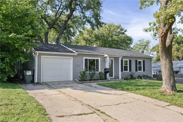 302 E 3rd DR #S, Independence, MO 64050