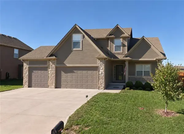 904 NW Hawthorn CT, Grain Valley, MO 64029