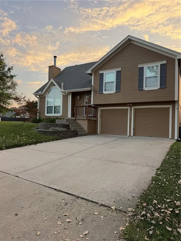 11200 N Lewis AVE, Kansas City, MO 64157