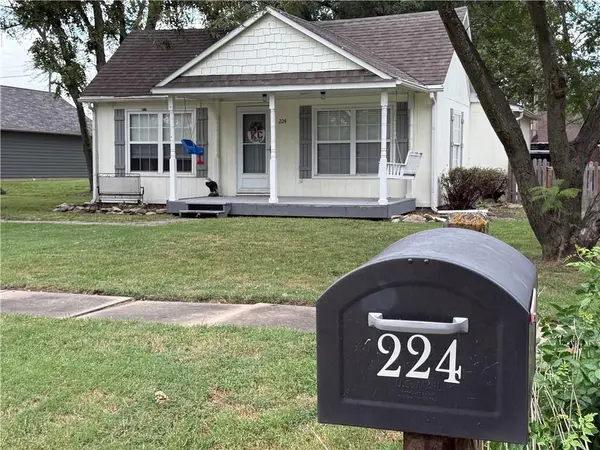 224 E 3rd ST, Adrian, MO 64720