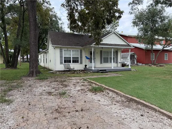 224 E 3rd ST, Adrian, MO 64720