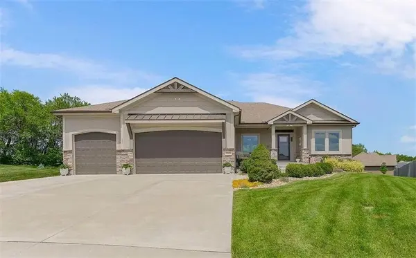 9305 SW Sushi CIR, Lee's Summit, MO 64064