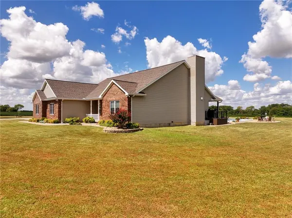 672 SW 15th LN, Liberal, MO 64762