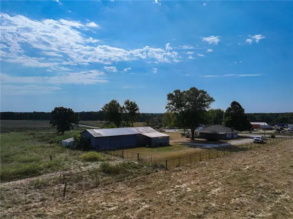 11795 SE TT HWY, Osceola, MO 64776