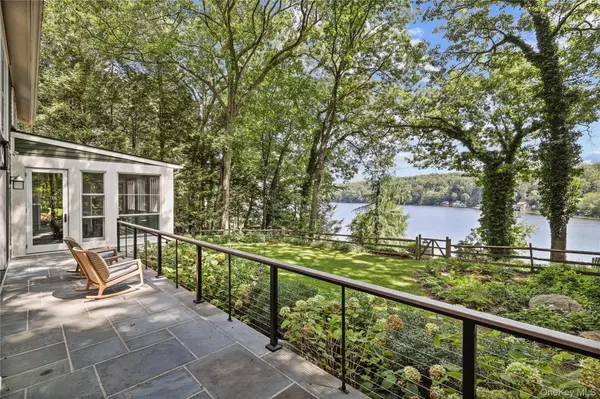 28 Twin Lakes RD, South Salem, NY 10590