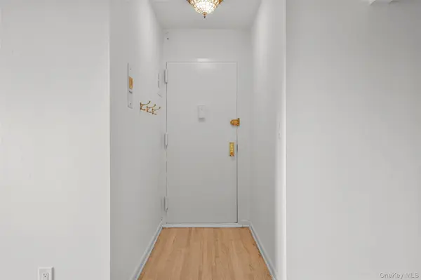 25 Trinity PL #3K, New Rochelle, NY 10805