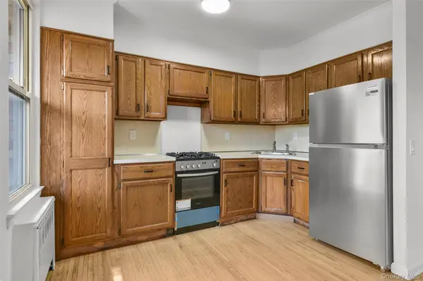 25 Trinity PL #3K, New Rochelle, NY 10805