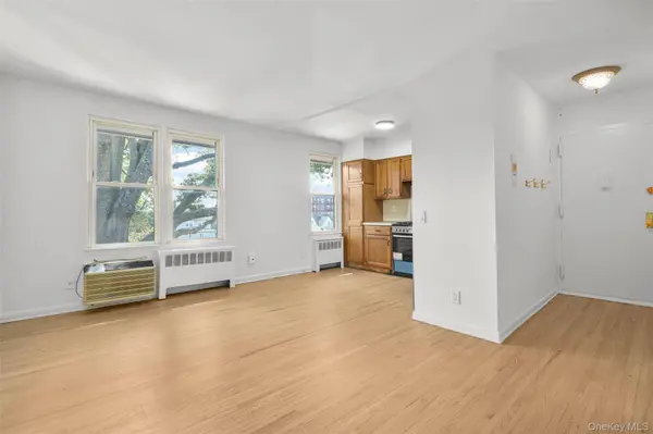 25 Trinity PL #3K, New Rochelle, NY 10805
