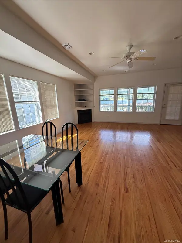 4 Landings View, Hyde Park, NY 12538