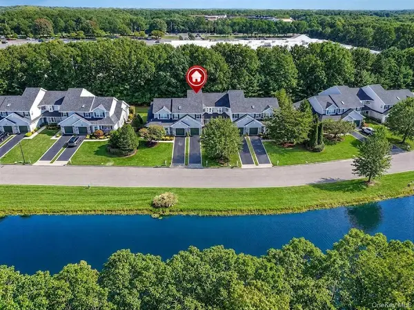 23 Willow Wood DR, East Setauket, NY 11733