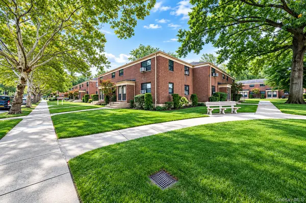 218-02 73rd AVE #397A1, Oakland Gardens, NY 11364