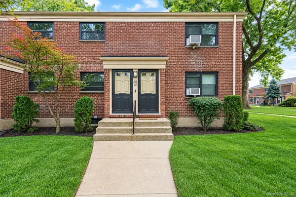 218-02 73rd AVE #397A1, Oakland Gardens, NY 11364