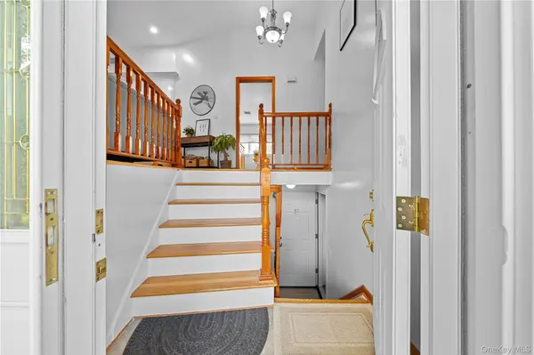 34 Bellwood AVE, Centereach, NY 11720