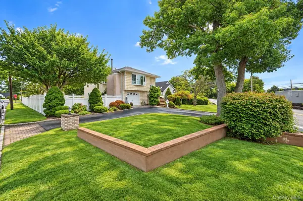 355 W Islip BLVD, West Islip, NY 11795