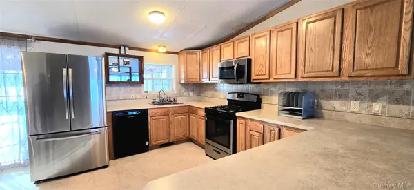 325 Mueller RD, Cochecton, NY 12726