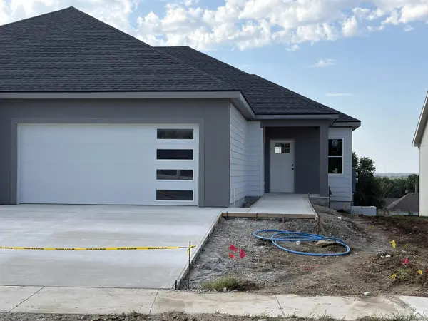 5811 Maggie WAY, Lawrence, KS 66049
