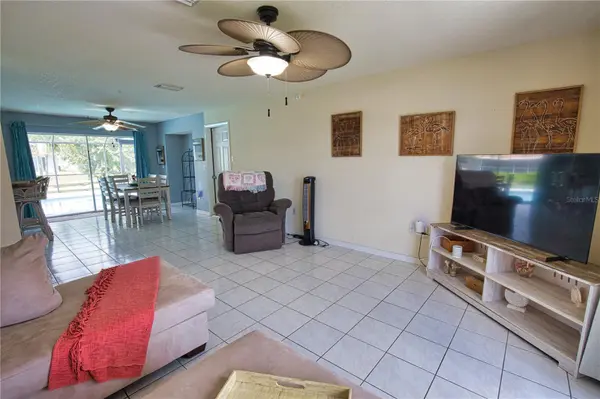 12 GOLFVIEW RD, Rotonda West, FL 33947