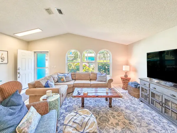 1317 N DAYTONA AVE, Flagler Beach, FL 32136