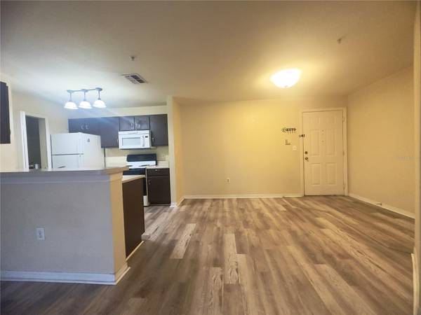 5451 VINELAND RD #2201, Orlando, FL 32811