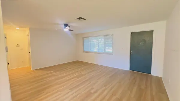 8675 LANTANA DR, Seminole, FL 33777