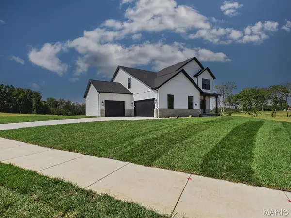 4 Schon Ct., Glen Carbon, IL 62034