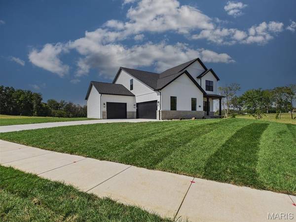 4 Schon Ct., Glen Carbon, IL 62034