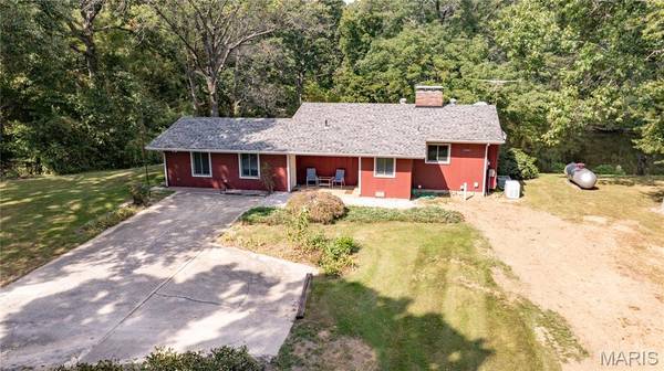 13390 Staunton Bunker Hill RD, Bunker Hill, IL 62014