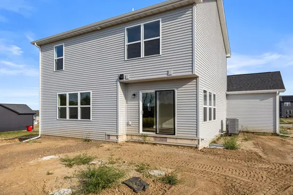 709 Wheatley DR, Mahomet, IL 61853