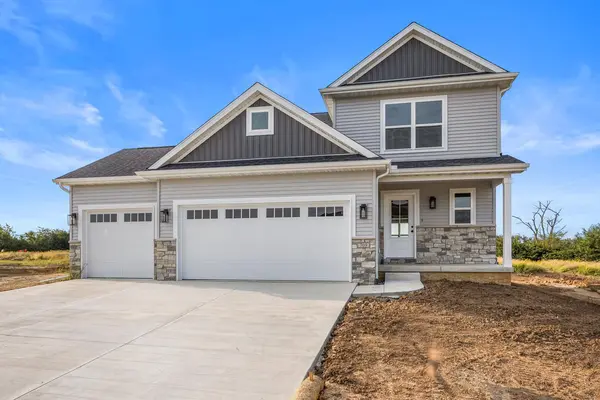 709 Wheatley DR, Mahomet, IL 61853