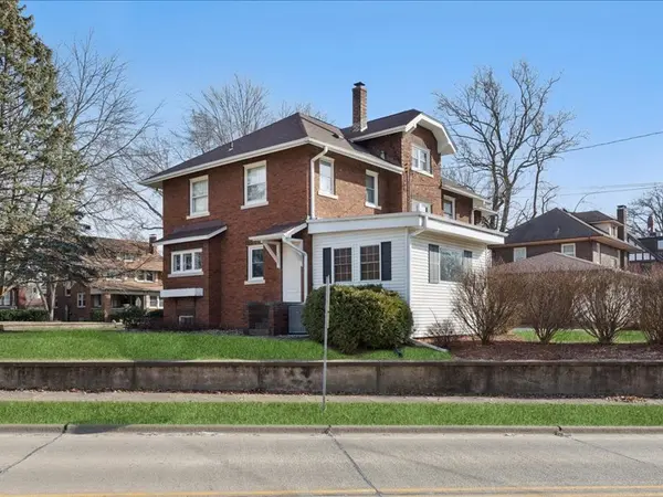2311 12th ST, Moline, IL 61265