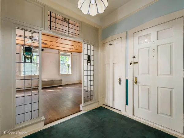 556 W Arlington PL #3, Chicago, IL 60614