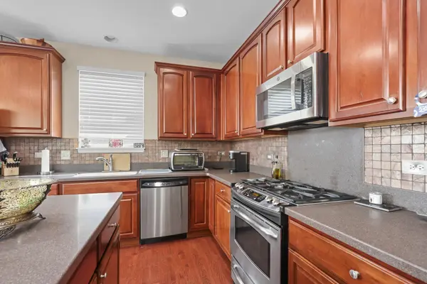 3114 Comstock CT, Mundelein, IL 60060