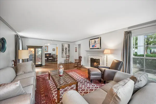 2448 Central Park AVE, Evanston, IL 60201