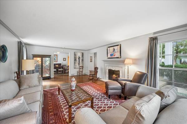 2448 Central Park AVE, Evanston, IL 60201
