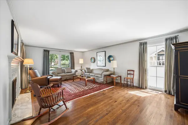 2448 Central Park AVE, Evanston, IL 60201