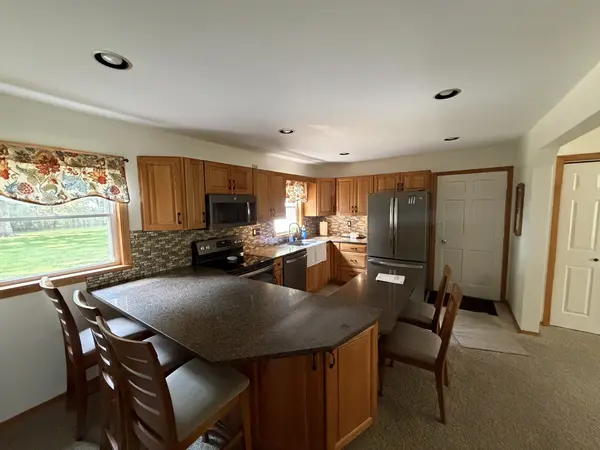 10083 Elizabeth RD, Bloomington, IL 61705
