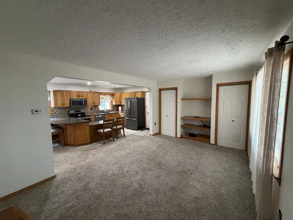 10083 Elizabeth RD, Bloomington, IL 61705
