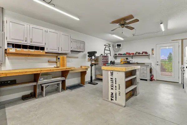 6475 Fairhaven RD, Davenport, IA 52807