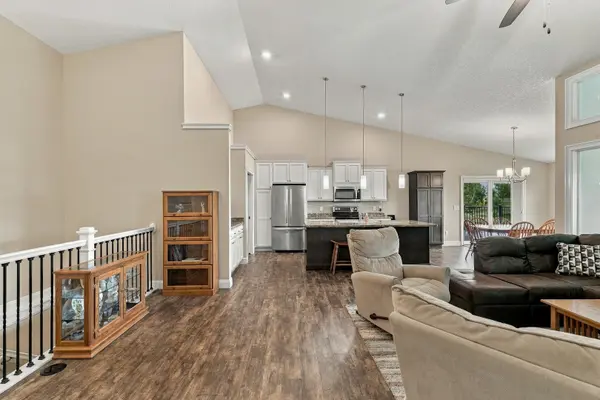 6475 Fairhaven RD, Davenport, IA 52807