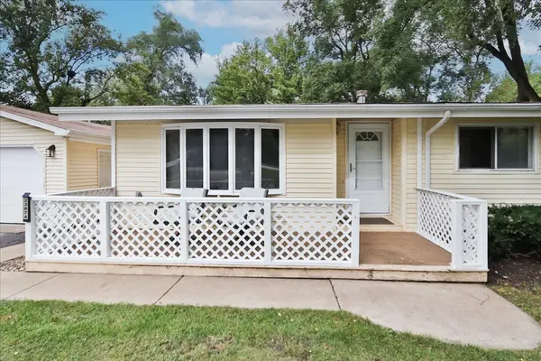 23874 N Echo Lake RD, Lake Zurich, IL 60047